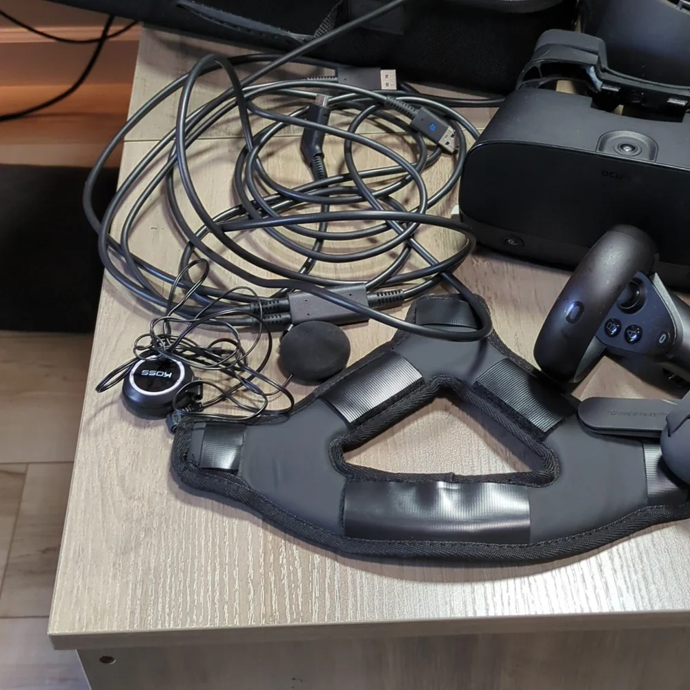 VR Headset Version 1 Oculus Rift S With Cables, Cable Management, And Other!!